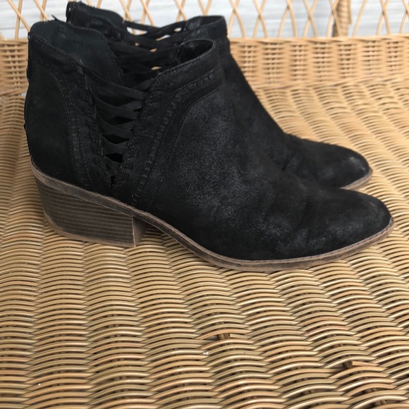 Fergalicious by Fergie Ankle Boots with Criss Cross ankles 🤩 - Picture 1 of 2